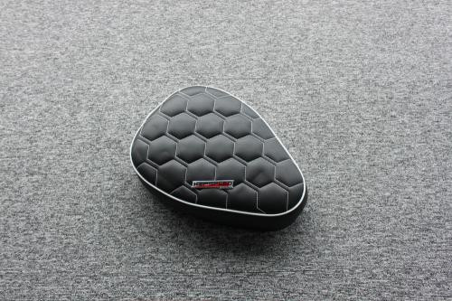 CUB 12V CUSTOM SEAT WITH WHITE  PIPING